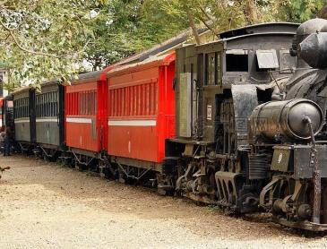 （機車、電車、客車、貨車）制造、修理業(yè)